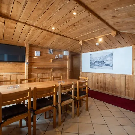 Les Du Thorens Aparthotel 4*